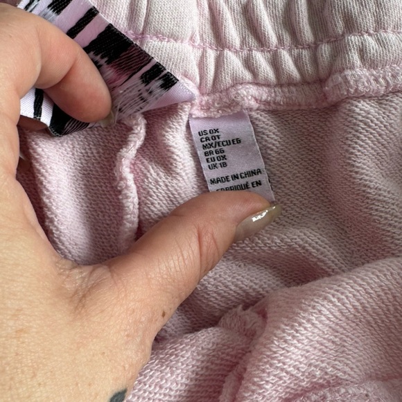 Forever 21 x Hello Kitty Mermaid Hoodie/ shorts set - Picture 11 of 11